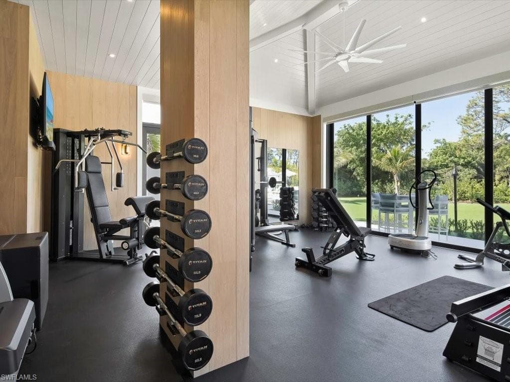 186 North St, Naples, FL 34108-30