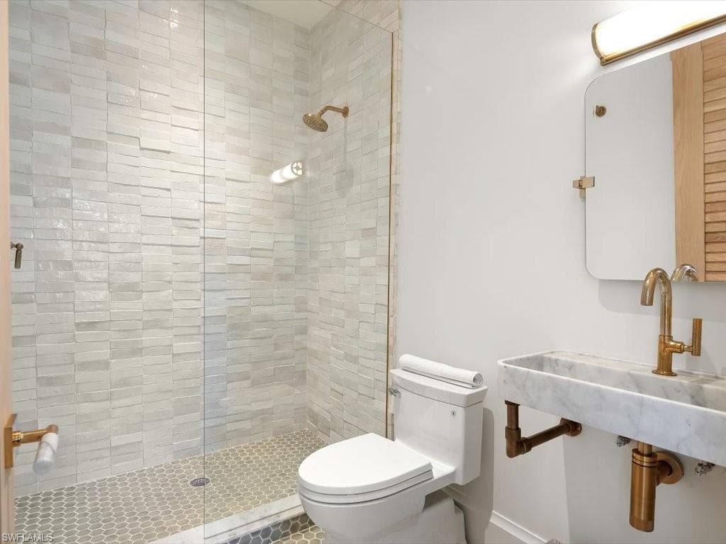 186 North St, Naples, FL 34108-33