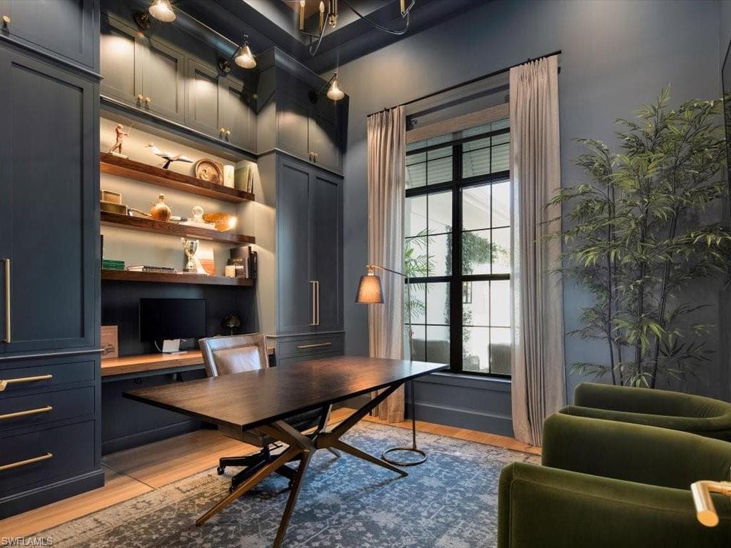 186 North St, Naples, FL 34108-34