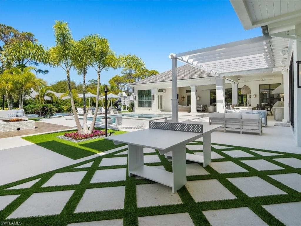 186 North St, Naples, FL 34108-43