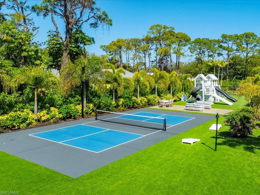 186 North St, Naples, FL 34108-46