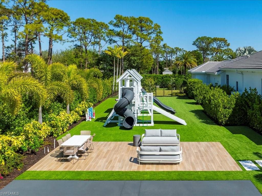 186 North St, Naples, FL 34108-47