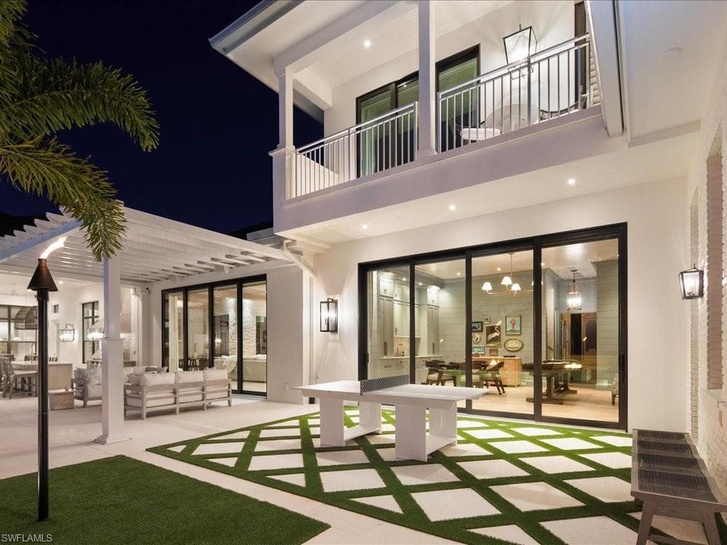 186 North St, Naples, FL 34108-3