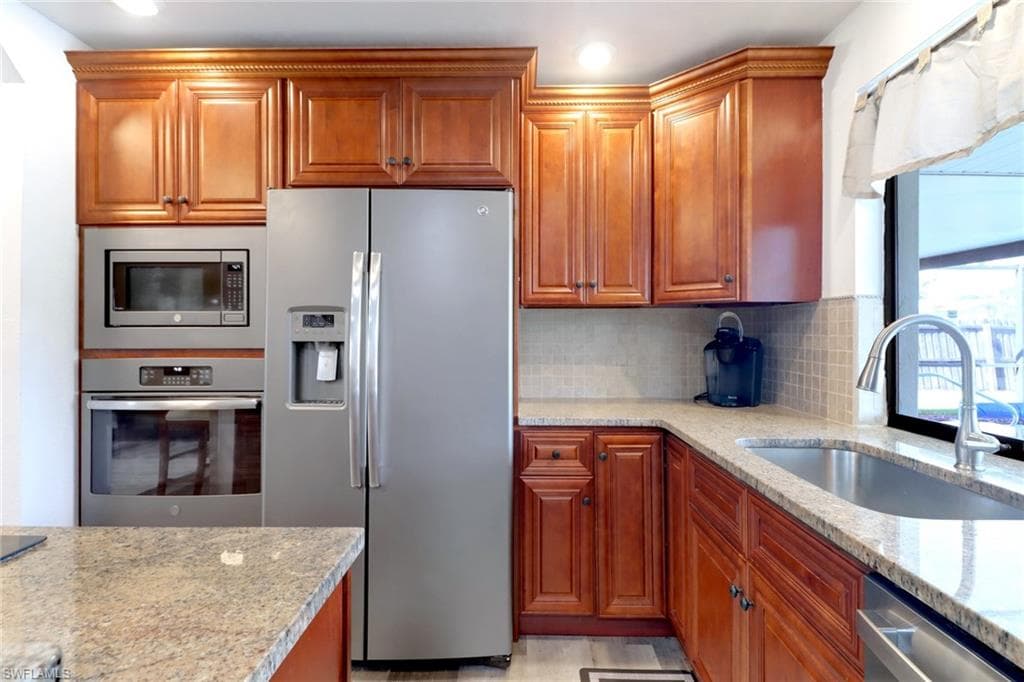 17084 Wayzata Ct, North Fort Myers, FL 33917-8