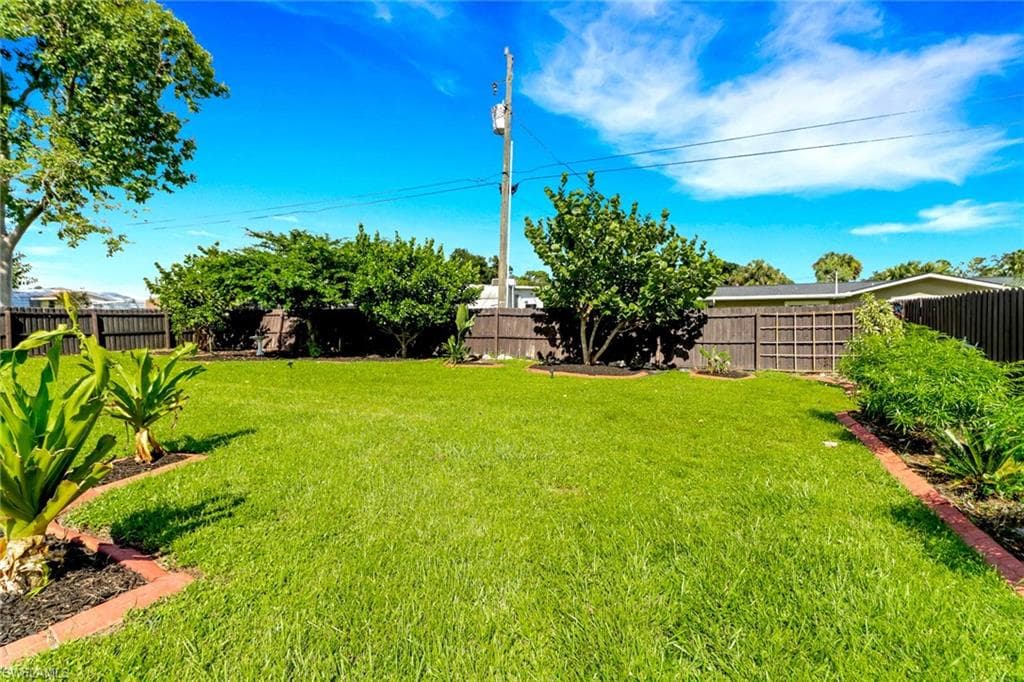 17084 Wayzata Ct, North Fort Myers, FL 33917-24