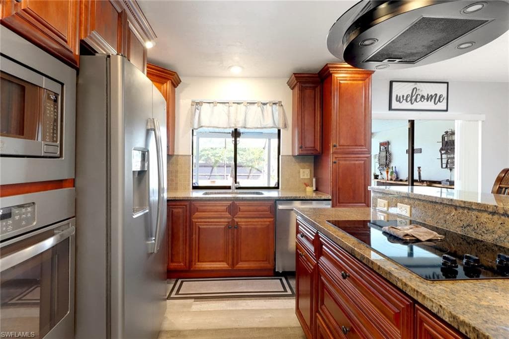 17084 Wayzata Ct, North Fort Myers, FL 33917-7