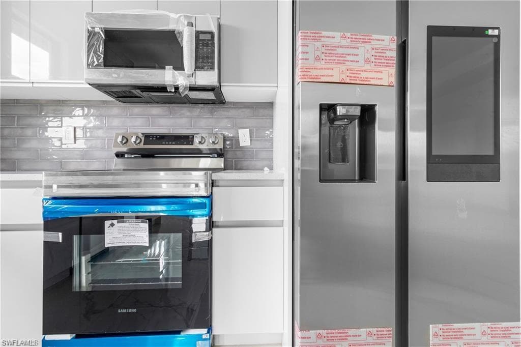 1806 21st Pl, Cape Coral, FL 33909-13