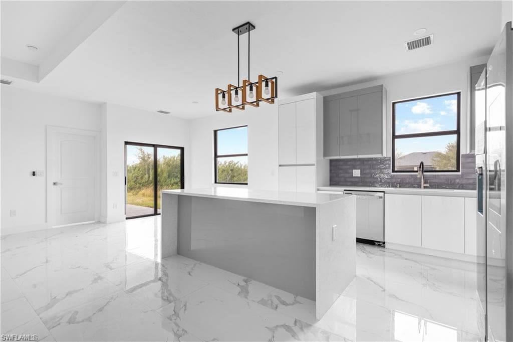 1806 21st Pl, Cape Coral, FL 33909-15