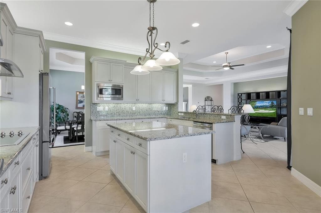 3384 Atlantic Cir, Naples, FL 34119-10