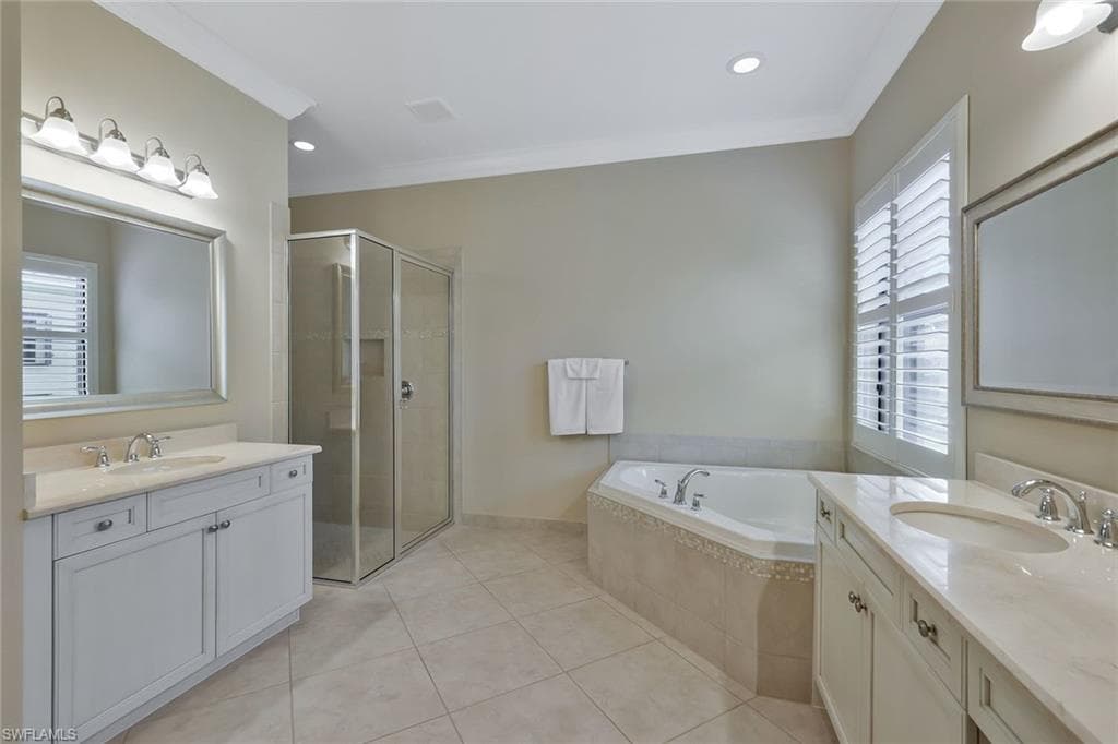 3384 Atlantic Cir, Naples, FL 34119-21