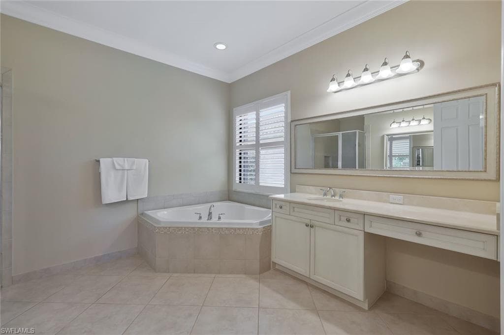 3384 Atlantic Cir, Naples, FL 34119-22