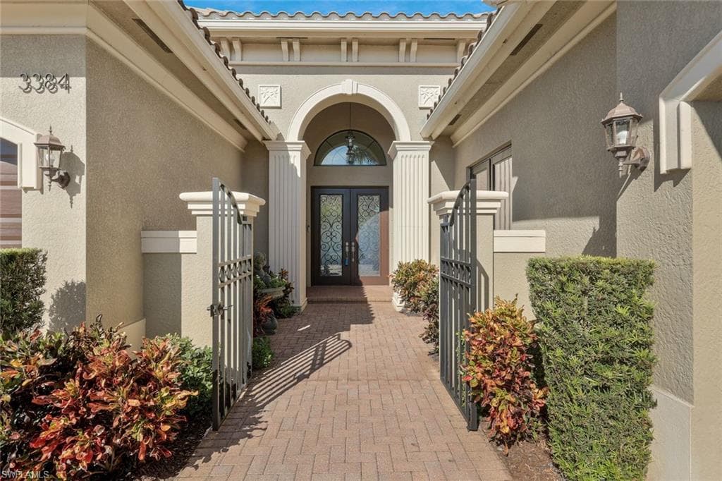 3384 Atlantic Cir, Naples, FL 34119-39