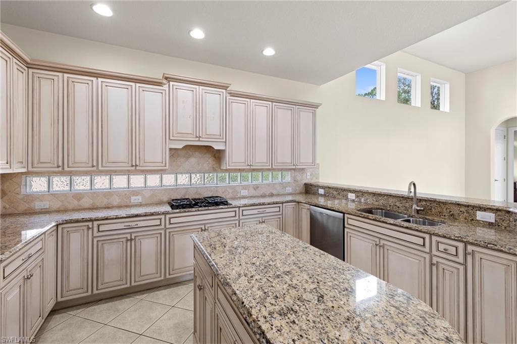 19284 La Serena Dr, Estero, FL 33967-16