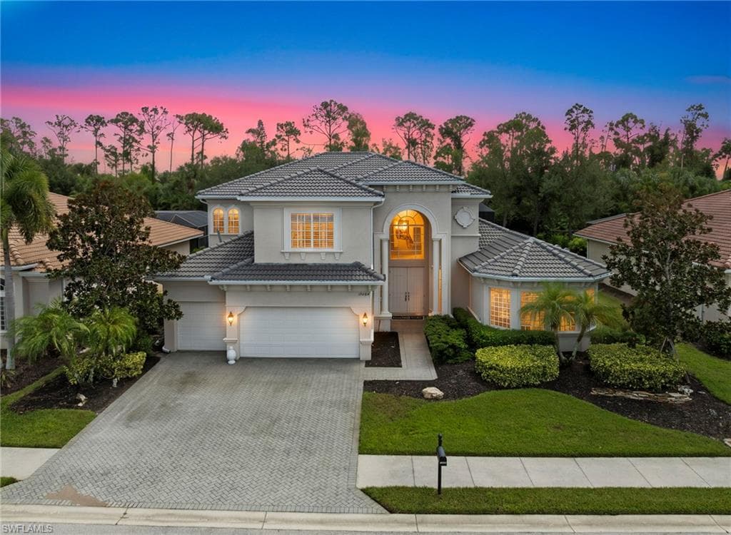 19284 La Serena Dr, Estero, FL 33967-1