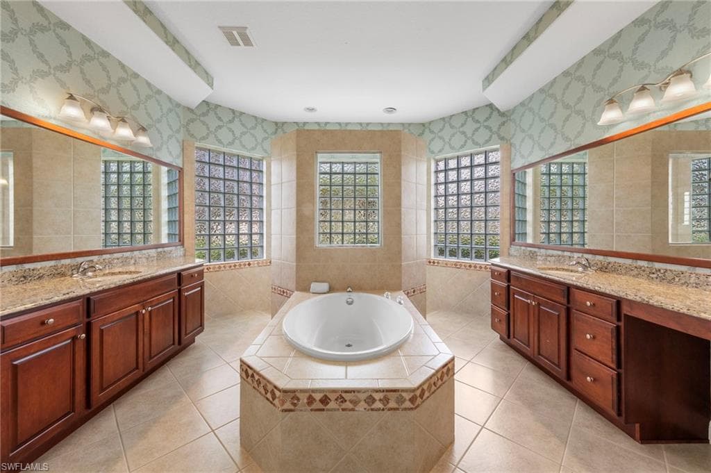 19284 La Serena Dr, Estero, FL 33967-28