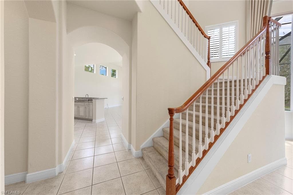 19284 La Serena Dr, Estero, FL 33967-33