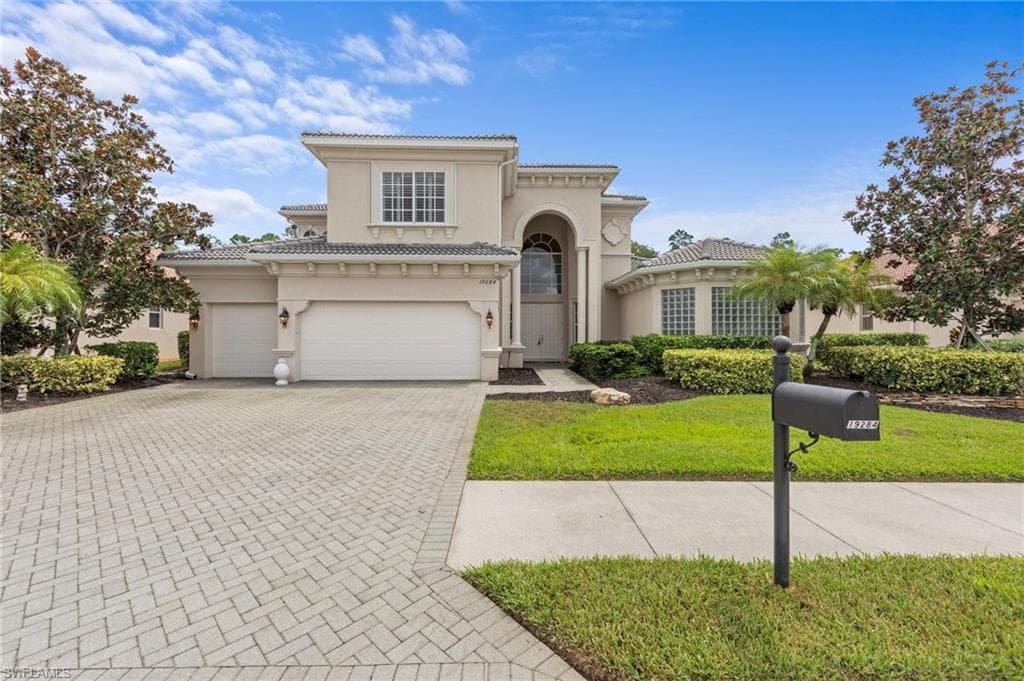 19284 La Serena Dr, Estero, FL 33967-6
