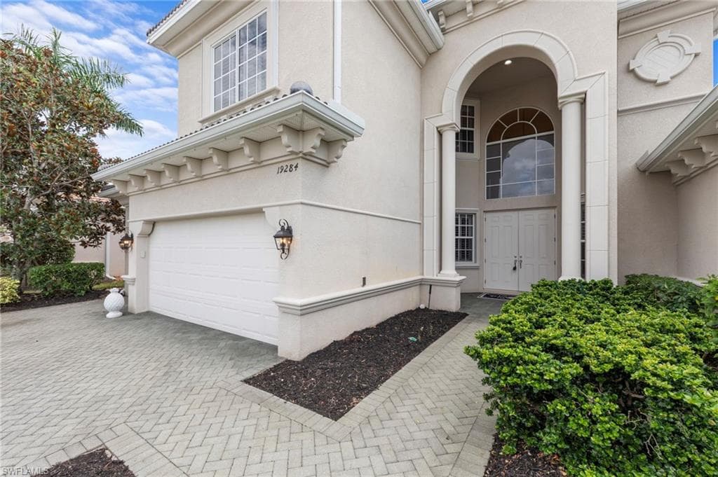 19284 La Serena Dr, Estero, FL 33967-7