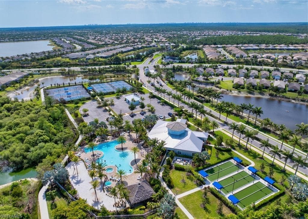 28032 Captiva Shell Loop, Bonita Springs, FL 34135-26