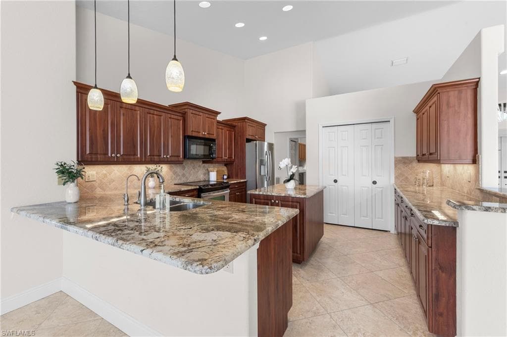 19219 Vintage Trace Cir, Estero, FL 33967-10