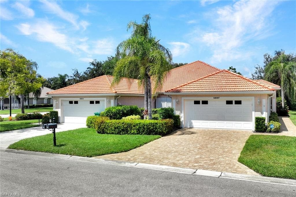 5867 Northridge Dr N A8, Naples, FL 34110-25