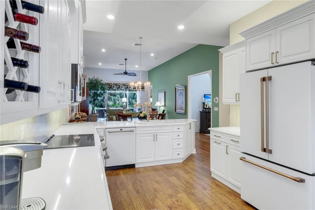 5867 Northridge Dr N A8, Naples, FL 34110-6