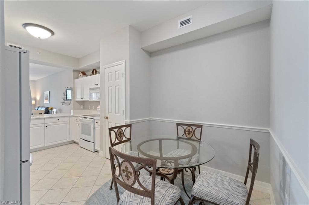 3977 Bishopwood Ct E 104, Naples, FL 34114-10