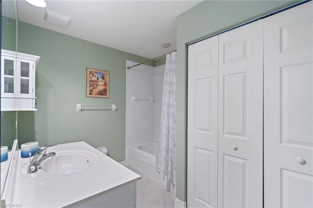 3977 Bishopwood Ct E 104, Naples, FL 34114-21