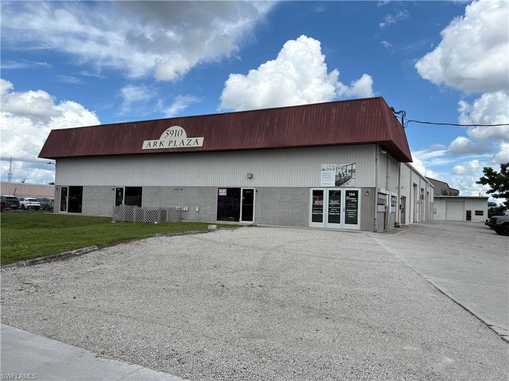 5910 Taylor Rd 103, Naples, FL 34109-1