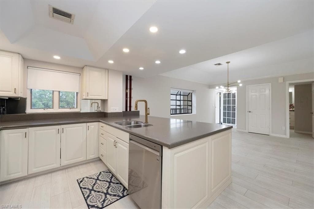 1518 Oyster Catcher Pt 1518c, Naples, FL 34105-4
