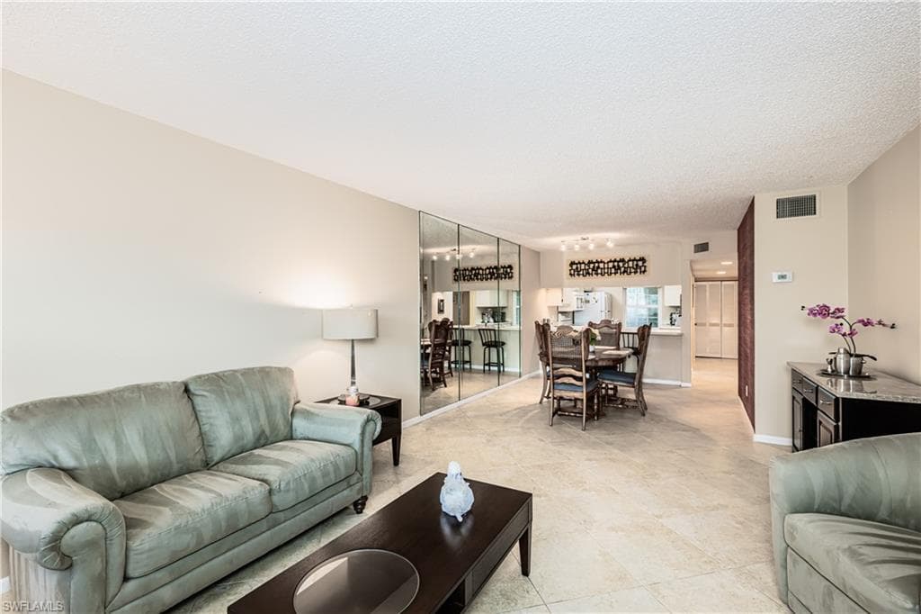1708 Kings Lake Blvd 5, Naples, FL 34112-4