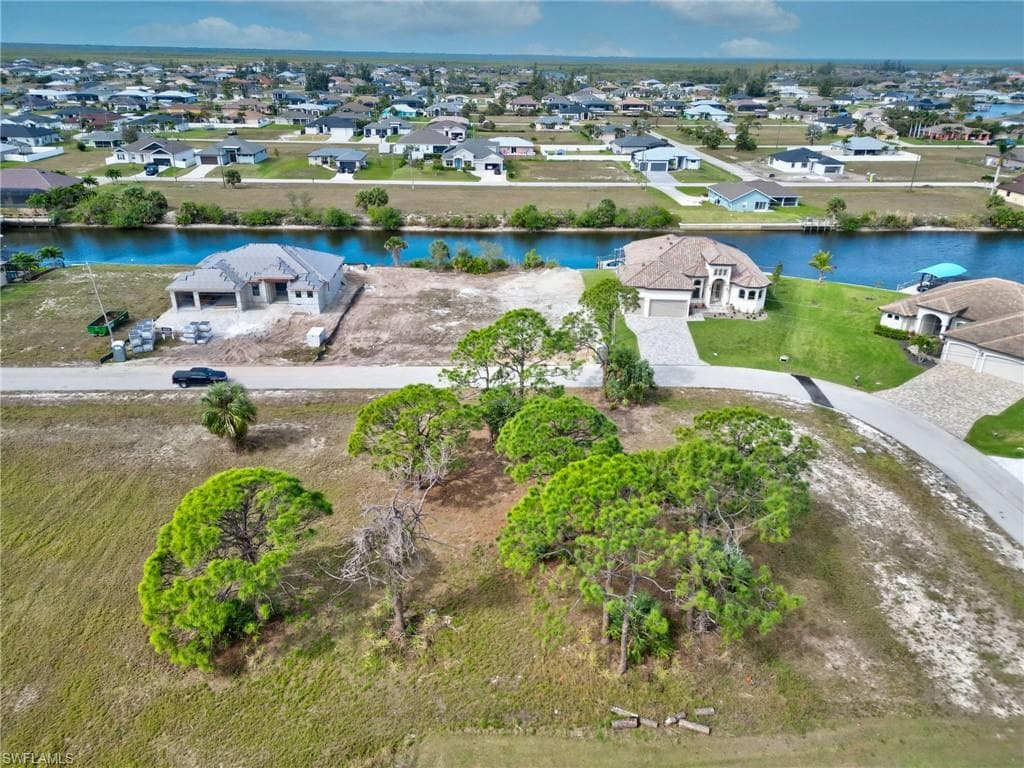 1653 36th Ave, Cape Coral, FL 33993-9