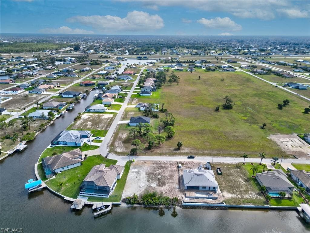 1653 36th Ave, Cape Coral, FL 33993-11