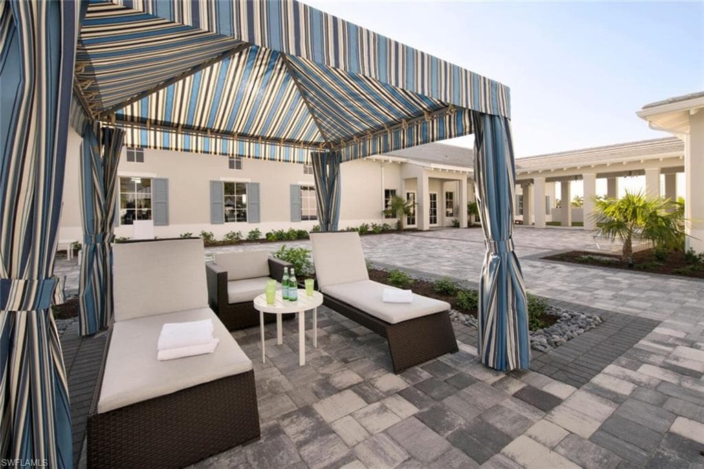 9213 Cayman Dr, Naples, FL 34114-20