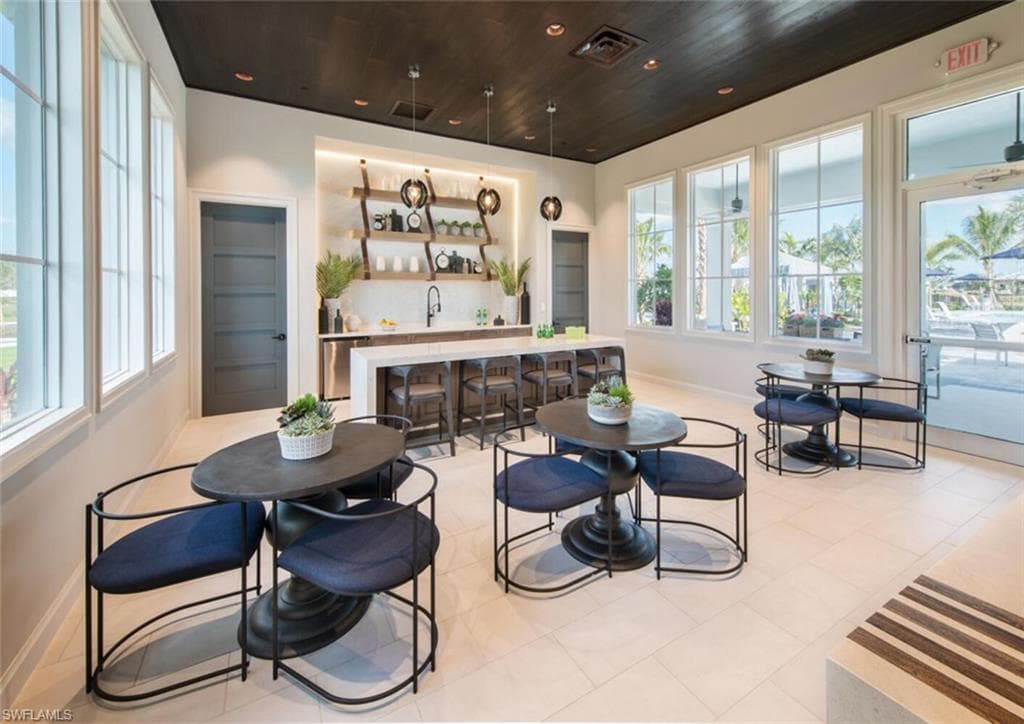 9213 Cayman Dr, Naples, FL 34114-22