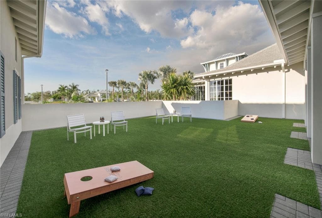 9213 Cayman Dr, Naples, FL 34114-27