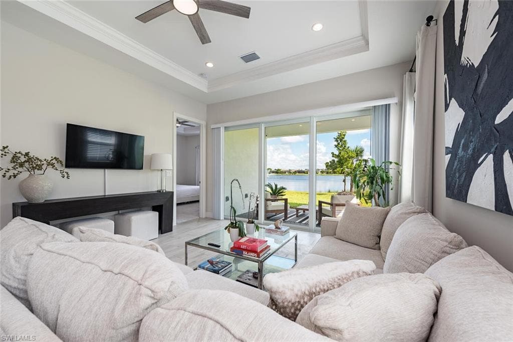 9213 Cayman Dr, Naples, FL 34114-4