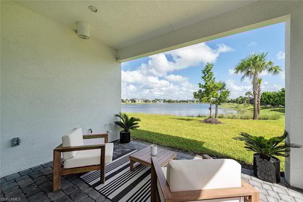 9213 Cayman Dr, Naples, FL 34114-4