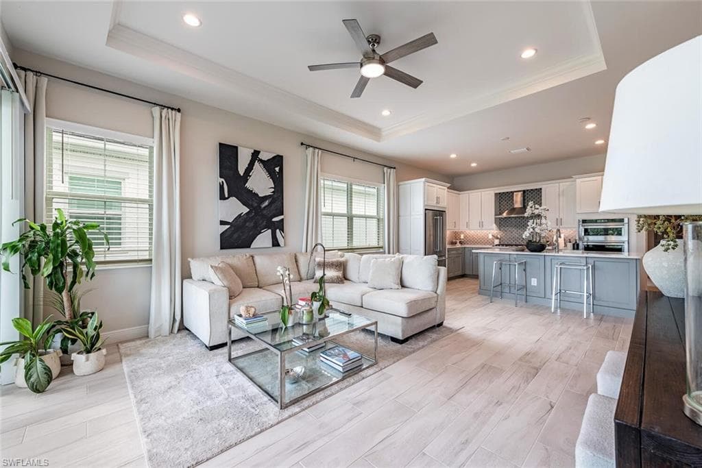 9213 Cayman Dr, Naples, FL 34114-6
