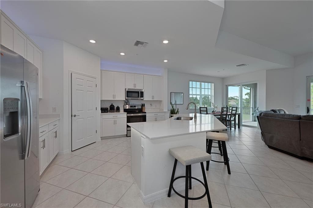 12061 Santaluz Dr 201, Fort Myers, FL 33913-7