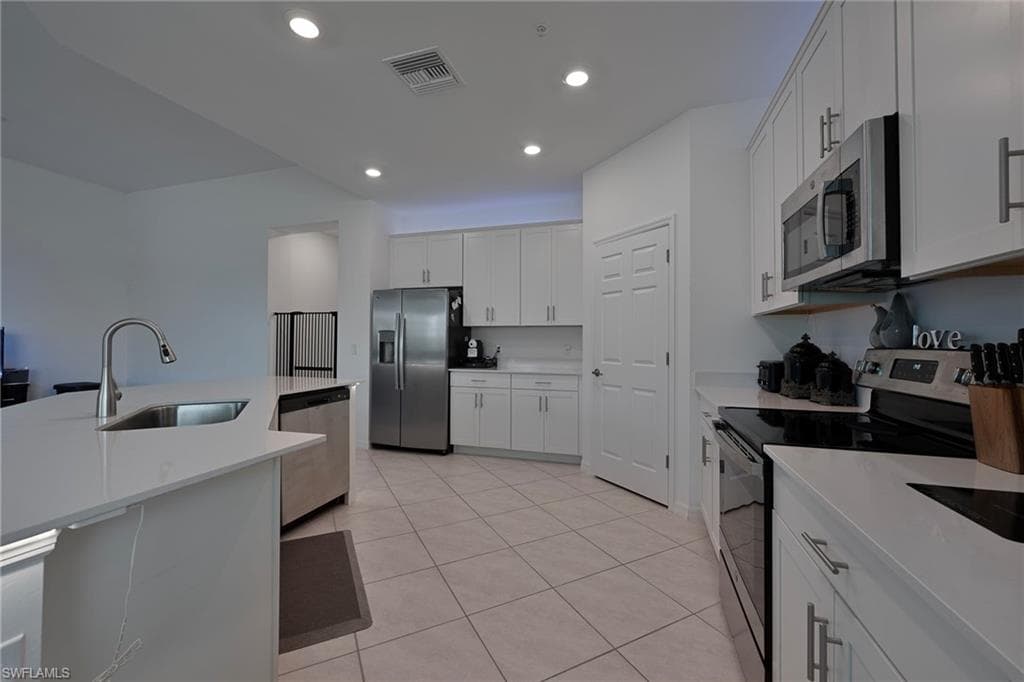 12061 Santaluz Dr 201, Fort Myers, FL 33913-8