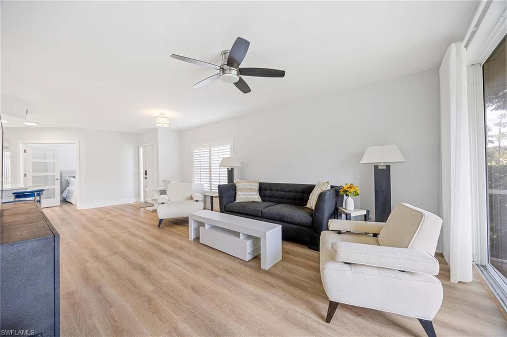 5040 Cedar Springs Dr 101, Naples, FL 34110-9