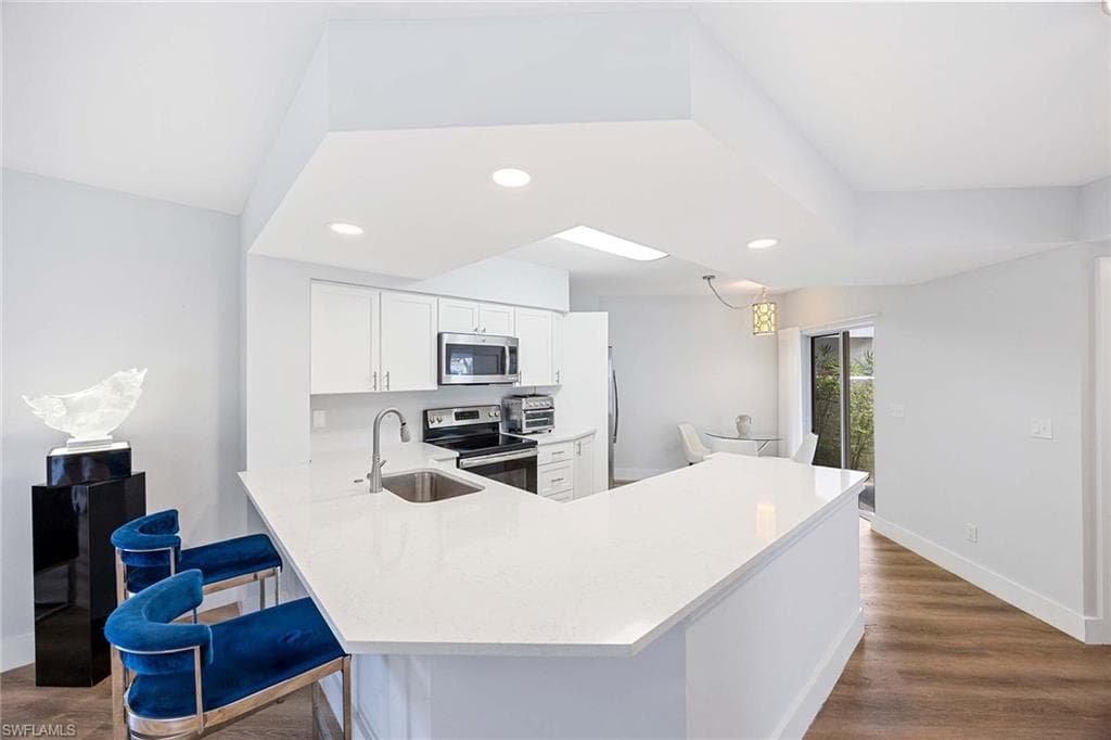 5040 Cedar Springs Dr 101, Naples, FL 34110-11