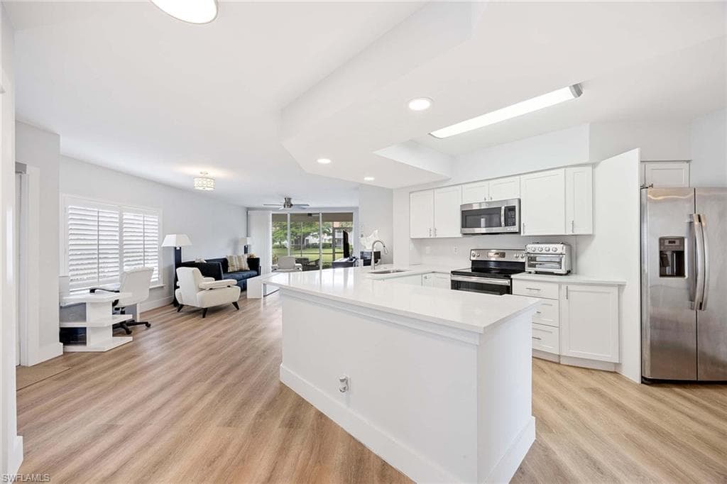 5040 Cedar Springs Dr 101, Naples, FL 34110-14