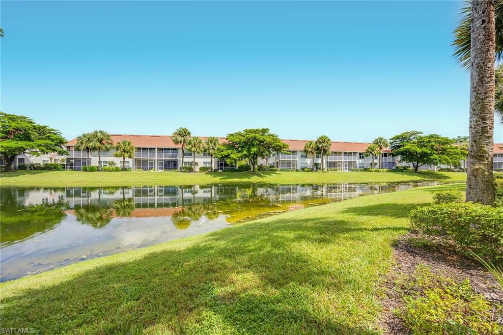 5040 Cedar Springs Dr 101, Naples, FL 34110-28