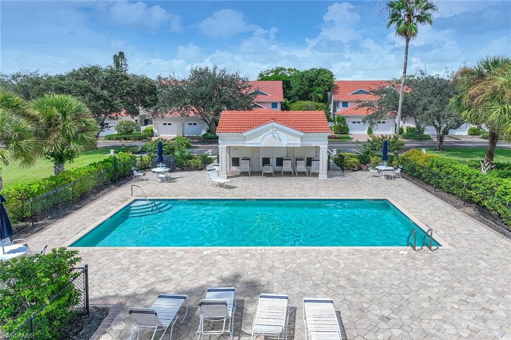 5040 Cedar Springs Dr 101, Naples, FL 34110-33