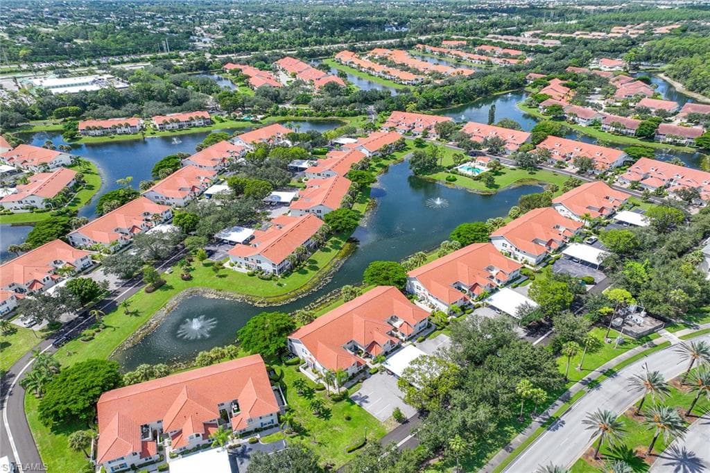5040 Cedar Springs Dr 101, Naples, FL 34110-4
