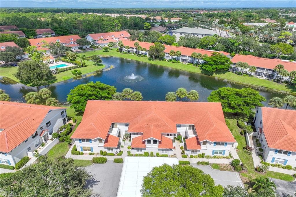5040 Cedar Springs Dr 101, Naples, FL 34110-5