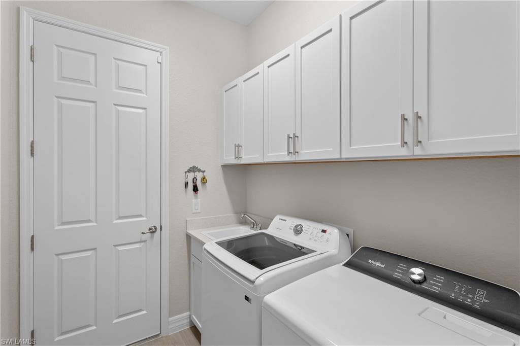 2302 Grenadines Way, Naples, FL 34120-31