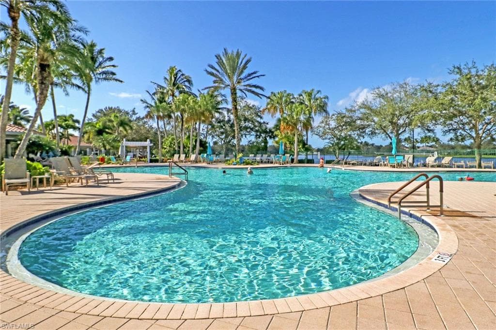 3238 Barbados Ln, Naples, FL 34119-21